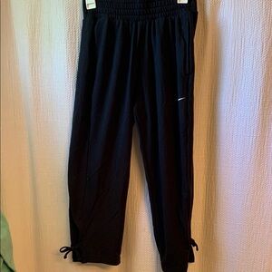 Women’s Black Nike Capri Pants